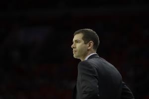 太阳买断比尔后 仅剩2个第二土豪线球队：绿军&骑士 绿军仅超33万