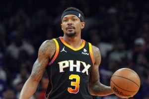 卢：比尔曾是全明星&竞争过得分王 把他放在不同位置上他都能得分