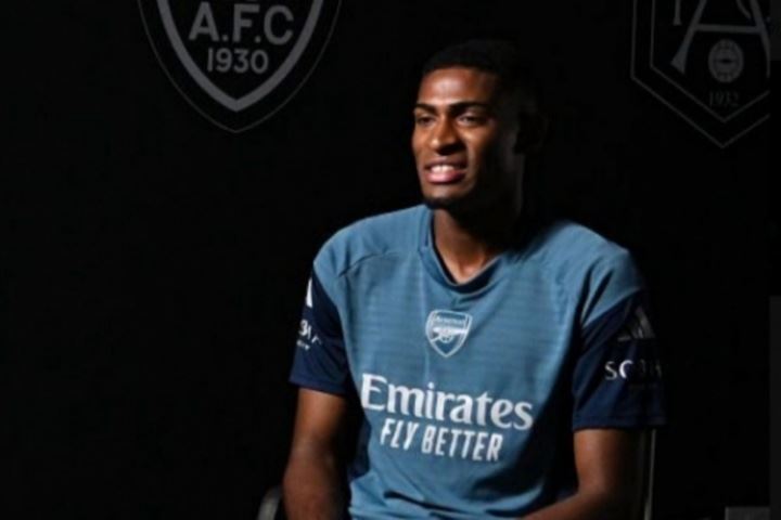 这能是棍哥吗🤣莫斯克拉官宣图泄露，被误当成马杜埃凯上传