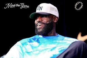 詹姆斯：球队阵容的变革方向是找到文班这样的球员 打造深度🤔