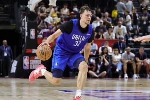 阿里纳斯：有人说弗拉格的上限就是加内特 可后者又不是状元