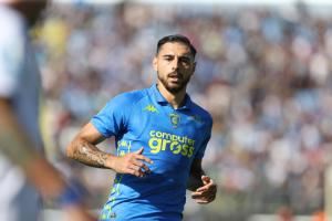 记者：意甲升班马克雷莫纳即将签下恩波利后卫佩泽拉，合同3年