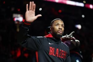 利拉德：想帮助球队的年轻人 比如亨德森&卡马拉&阿夫迪亚&夏普