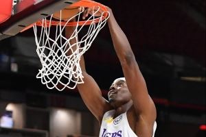 队记：科洛克一直在努力扩大自己投篮范围 在夏联展现了一些亮点