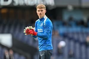 记者：布莱顿门将拉什沃斯将被租借至考文垂，球员已获准体检