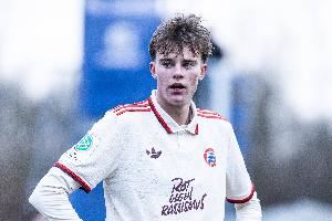 老FM了！图片报：拜仁外租19岁中场扬森未出战，因即将获青训资格