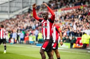 天空：维萨明确表示不随布伦特福德训练，他希望纽卡能完成交易