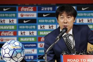 北青：申台龙执教国足传闻不攻自破，韩国籍教练不在足协选帅范围