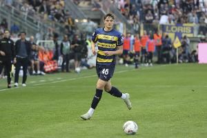 都体：米兰积极寻找中卫，主要考虑莱奥尼、奥克利和科穆佐