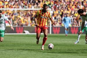 米体：国米中场引援瞄准朗斯的安迪-迪乌夫，愿为其花费2500万欧