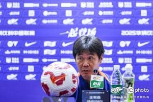 赛前|李霄鹏：明天比赛对两队都非常困难 希望双方都发挥最好水平