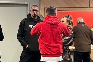 拜仁主场迎战不莱梅，博阿滕现身安联球场现场观战