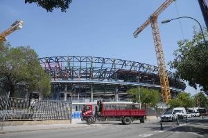 阿斯：巴萨已获得诺坎普开放2.7万座位的许可，但不会立即回归