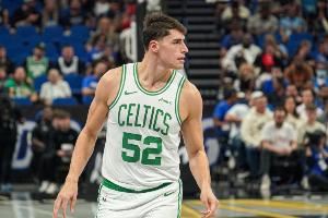 被打掉了！加尔扎6犯离场 本场6中5高效拿到13分