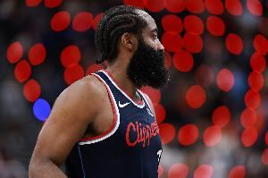 😔哈登:感觉我们的伤病一个接一个 希望队友们尽快回归